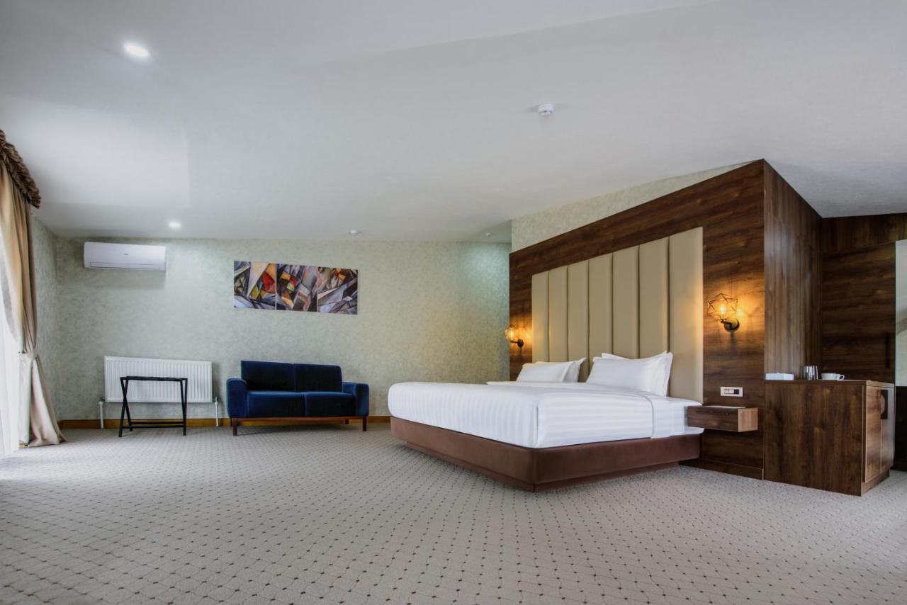 Corner Hotel Taşkent Dış mekan fotoğraf